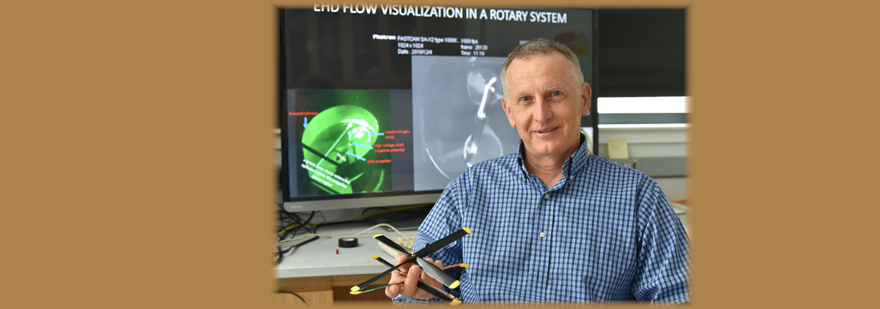 Adiran Ieta, professor at SUNY Oswego in his lab